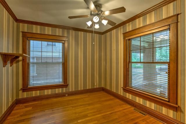 629 W 39th Ter, Kansas City, MO 64111