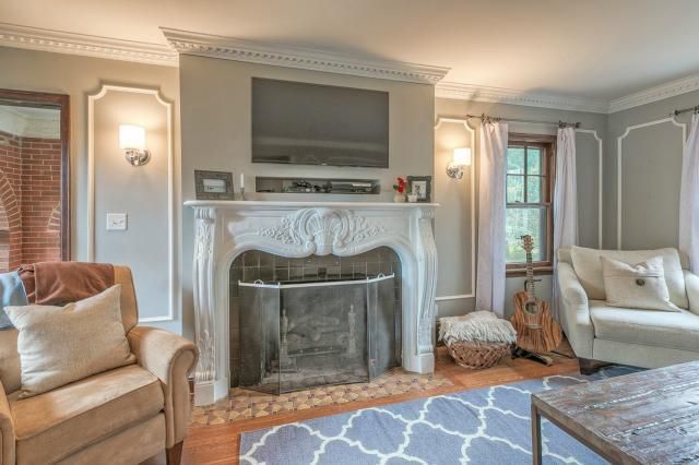 641 E Gregory Blvd, Kansas City, MO 64131