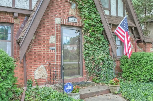 641 E Gregory Blvd, Kansas City, MO 64131