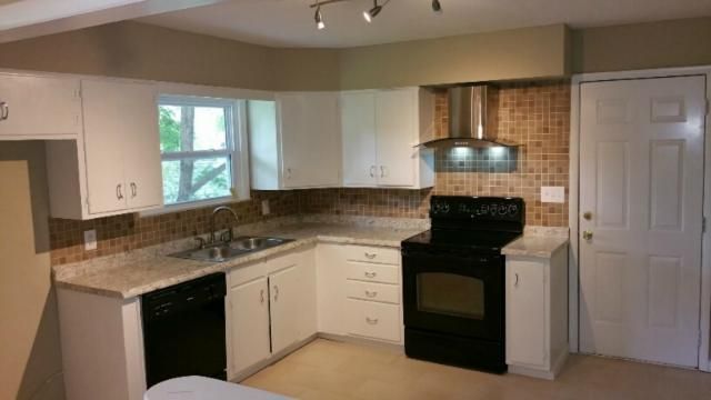 10200 Forest Ave, Kansas City, MO 64131