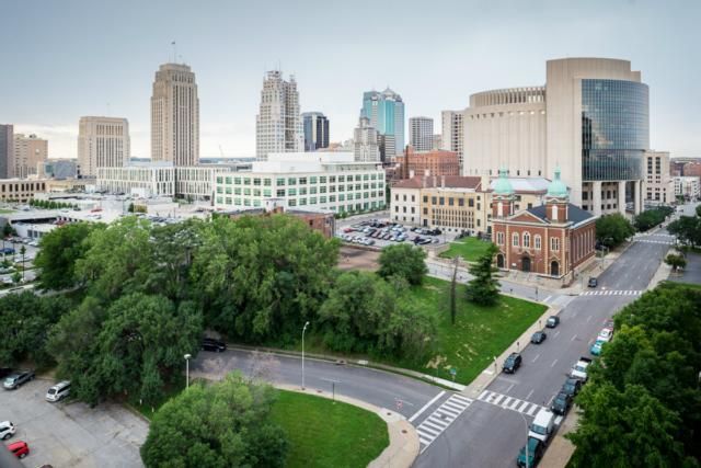 700 E 8th St #8H, Kansas City, MO 64106