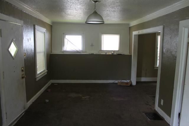 4335 Chestnut Ave, Kansas City, MO 64130
