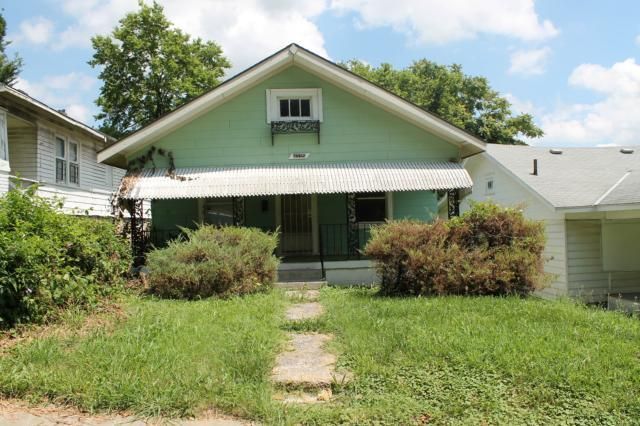 4335 Chestnut Ave, Kansas City, MO 64130