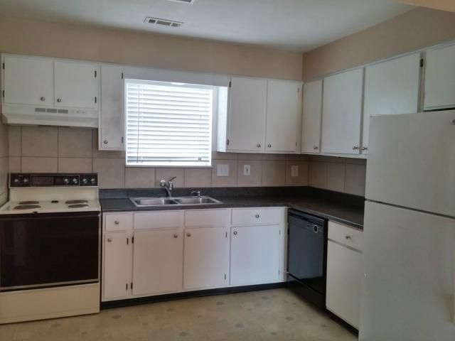 2520 Bonanza St, Lawrence, KS 66046