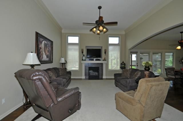 10203 NE 103rd Ter, Kansas City, MO 64157