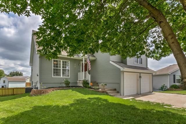 306 NE 103rd Ter, Kansas City, MO 64155