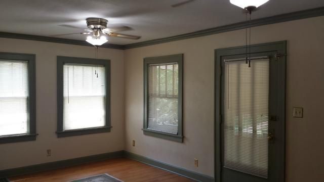 5127 Tracy Ave, Kansas City, MO 64110