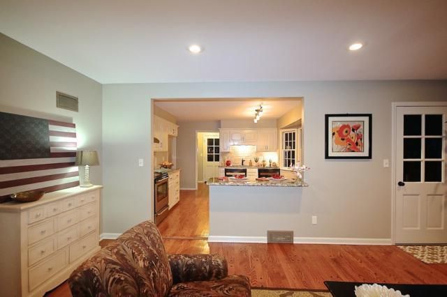 9701 Roe Ave, Overland Park, KS 66207