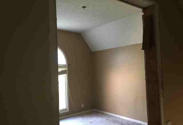 8414 Hallet St, Lenexa, KS 66215