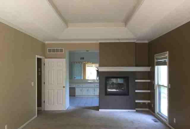 8414 Hallet St, Lenexa, KS 66215