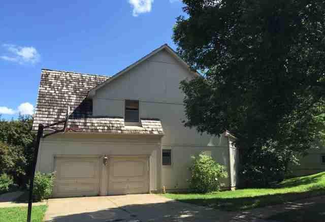 8414 Hallet St, Lenexa, KS 66215