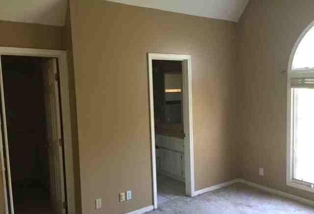 8414 Hallet St, Lenexa, KS 66215