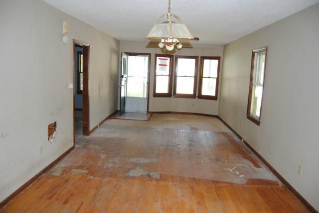 103 SE 7 St, Lee's Summit, MO 64063