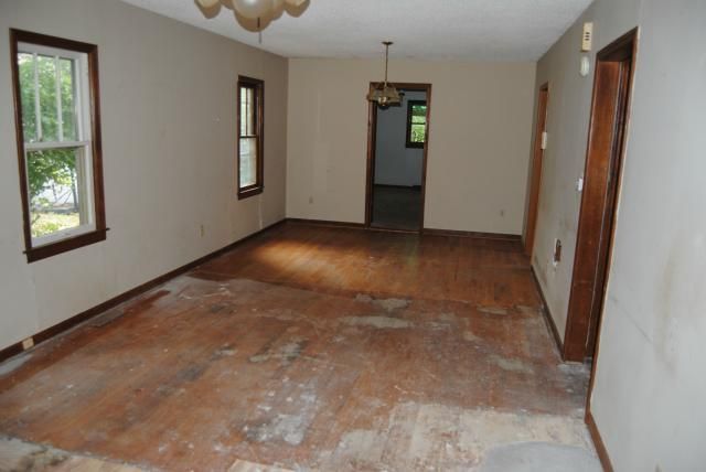 103 SE 7 St, Lee's Summit, MO 64063