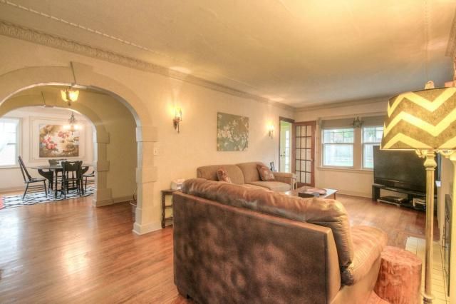 820 W Gregory Blvd, Kansas City, MO 64113