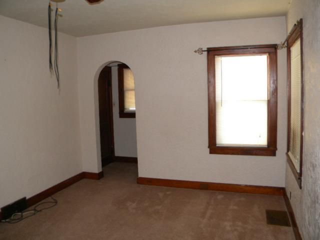 704 N 12 St, Leavenworth, KS 66048