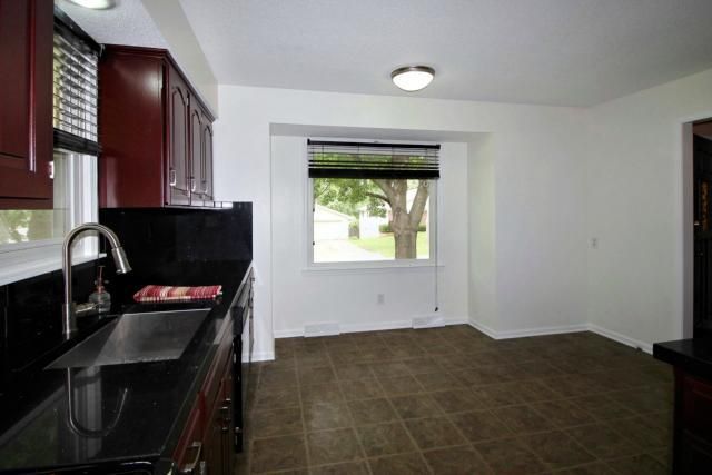 9233 Main St, Kansas City, MO 64114