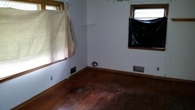5107 S Willis Ave, Independence, MO 64055