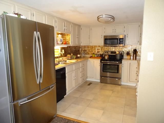 1122 E Chestnut St, Rich Hill, MO 64779