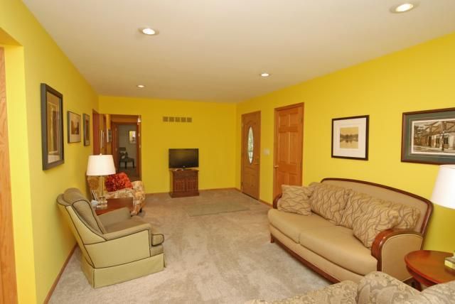 418 E 91st St, Kansas City, MO 64131