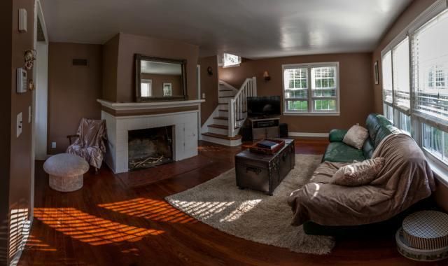 305 NE Northcrest Dr, Kansas City, MO 64116