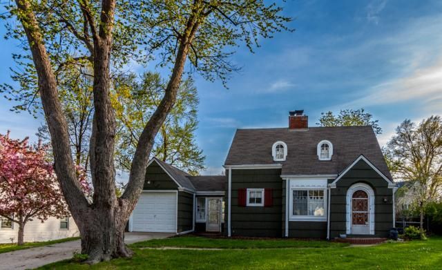 305 NE Northcrest Dr, Kansas City, MO 64116
