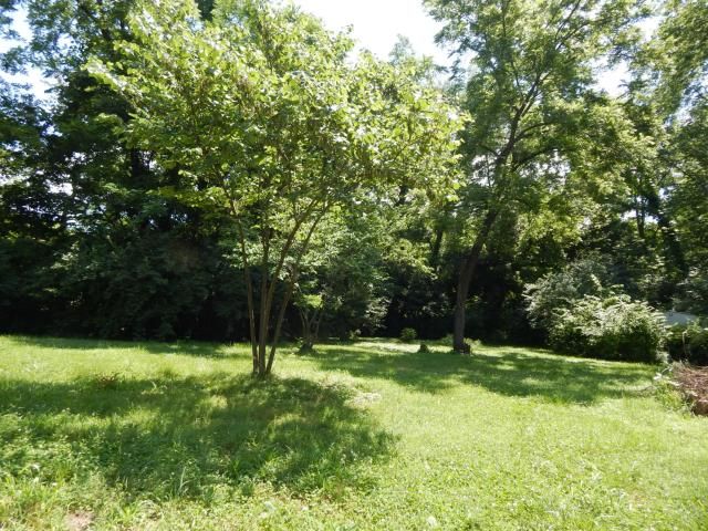 9207 Holmes Rd, Kansas City, MO 64131