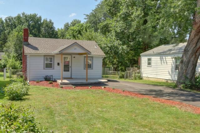 19 W 80th St, Kansas City, MO 64114