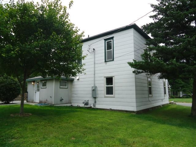 457 S 19th St, Atchison, KS 66002