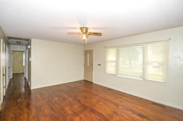 7611 E 52nd Ter, Kansas City, MO 64129