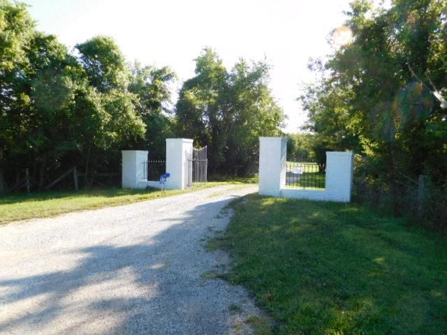 9011 S Hardsaw Rd, Lone Jack, MO 64075