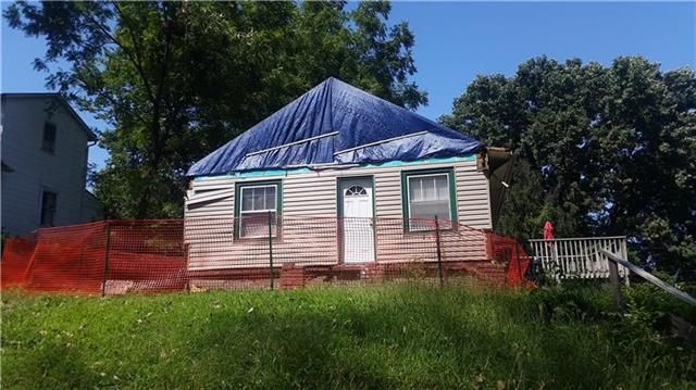 8816 E Roberts St, Independence, MO 64053
