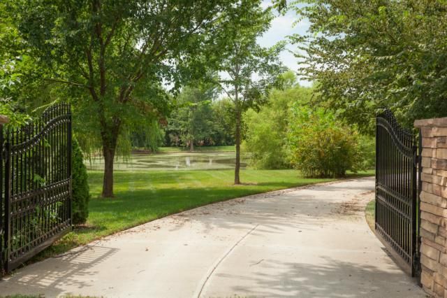 17670 Bluejacket St, Overland Park, KS 66221