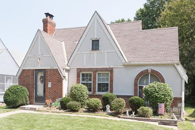 7571 Walnut St, Kansas City, MO 64114
