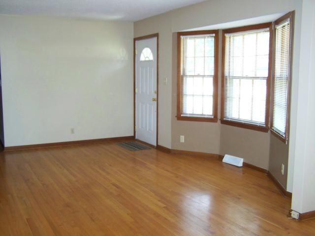 8727 NW Edison Ave, Kansas City, MO 64154