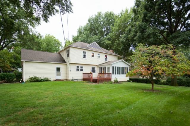 6808 W 98th St, Overland Park, KS 66212
