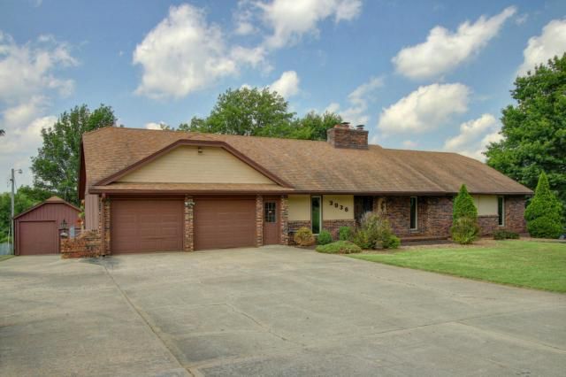 3036 Hutton Rd, Kansas City, KS 66109