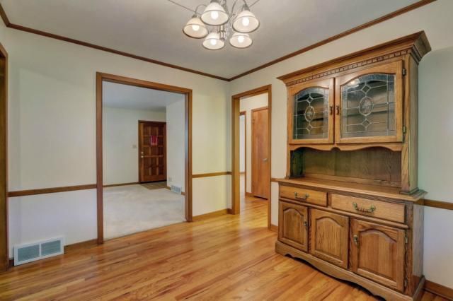 7218 Conser Dr, Overland Park, KS 66204