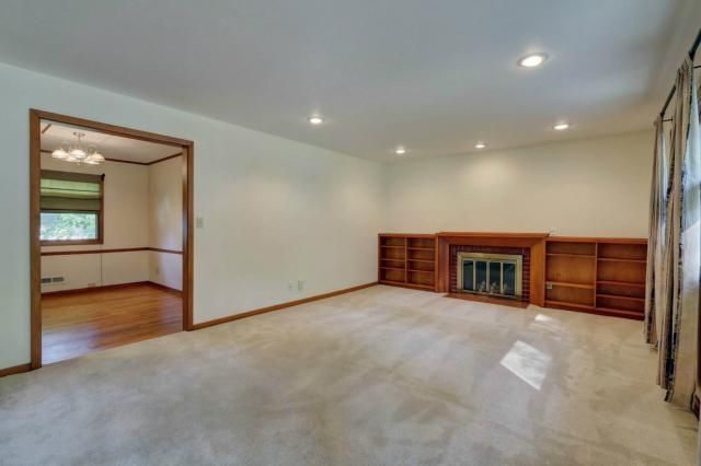 7218 Conser Dr, Overland Park, KS 66204