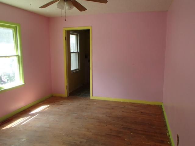206 N Colborn St, Iola, KS 66749