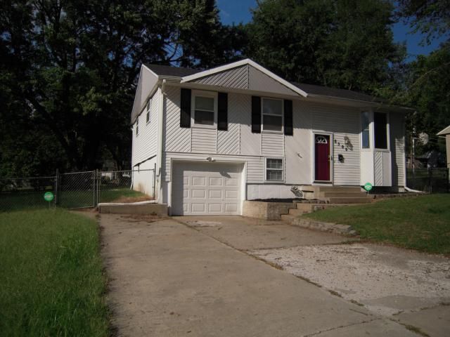 8500 E 92nd Pl, Kansas City, MO 64138
