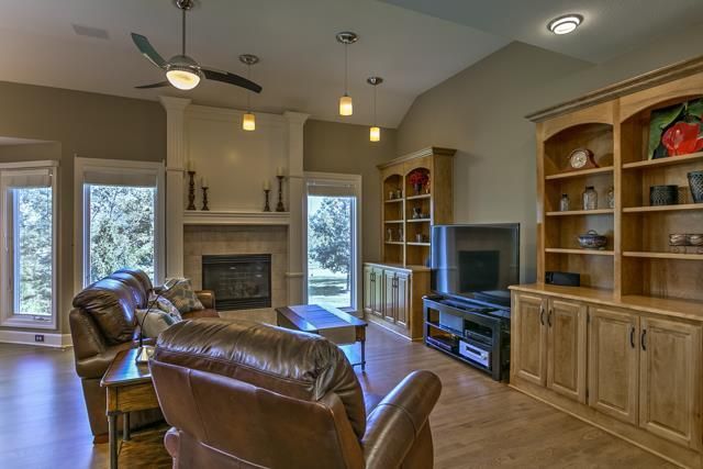 4833 W 162nd St, Overland Park, KS 66085