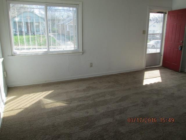 3208 E 62nd St, Kansas City, MO 64130