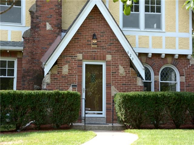 629 E Gregory Blvd, Kansas City, MO 64131