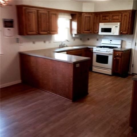 1016 Jersey St, Baldwin City, KS 66006