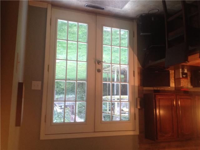 402 SW Marion Ln, Lee's Summit, MO 64081