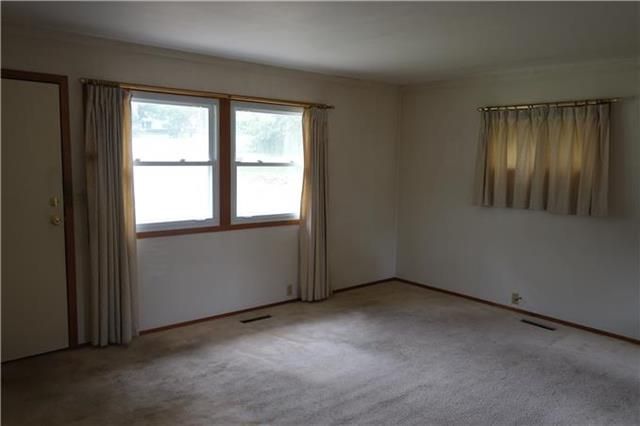 8401 E 71st Ter, Kansas City, MO 64133