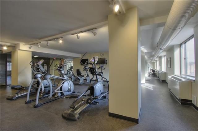 700 E 8th St #4-D, Kansas City, MO 64106