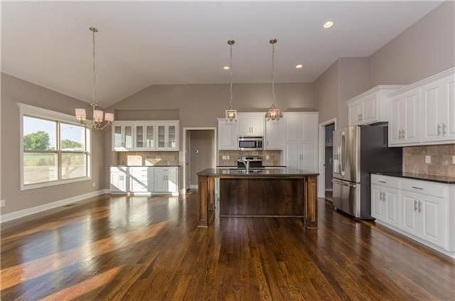 1505 NW 95 St, Kansas City, MO 64155