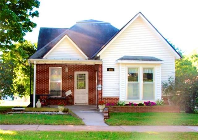 805 Maple St, Tarkio, MO 64491